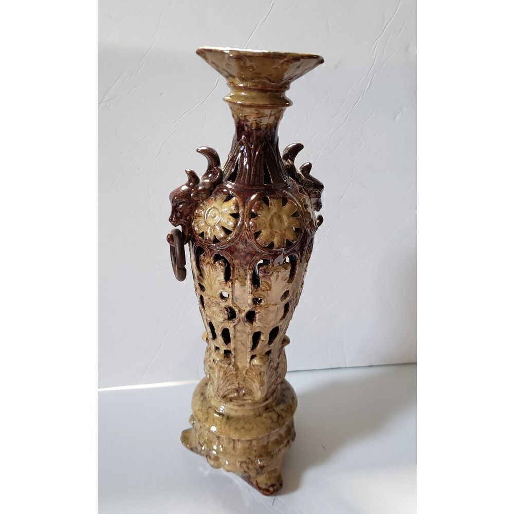 Vase - Picture 3 of 9